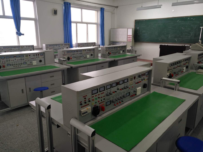 上海碩博公司生產(chǎn)：電工電子,電子電工,電工電子實驗室設備,電工電子實驗室,心肺復蘇模擬人,電工技能實訓考核臺,電子技能考核臺,實訓考核,電工考核柜,電工實驗室,電子實驗室,電工實驗室設備,電子實驗室設備,電拖實驗室設備